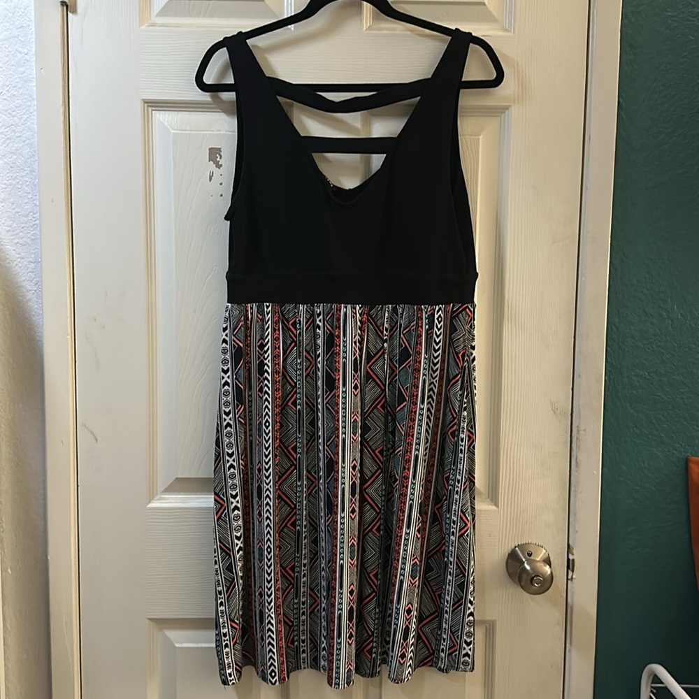 Dress - Picture 2 of 3